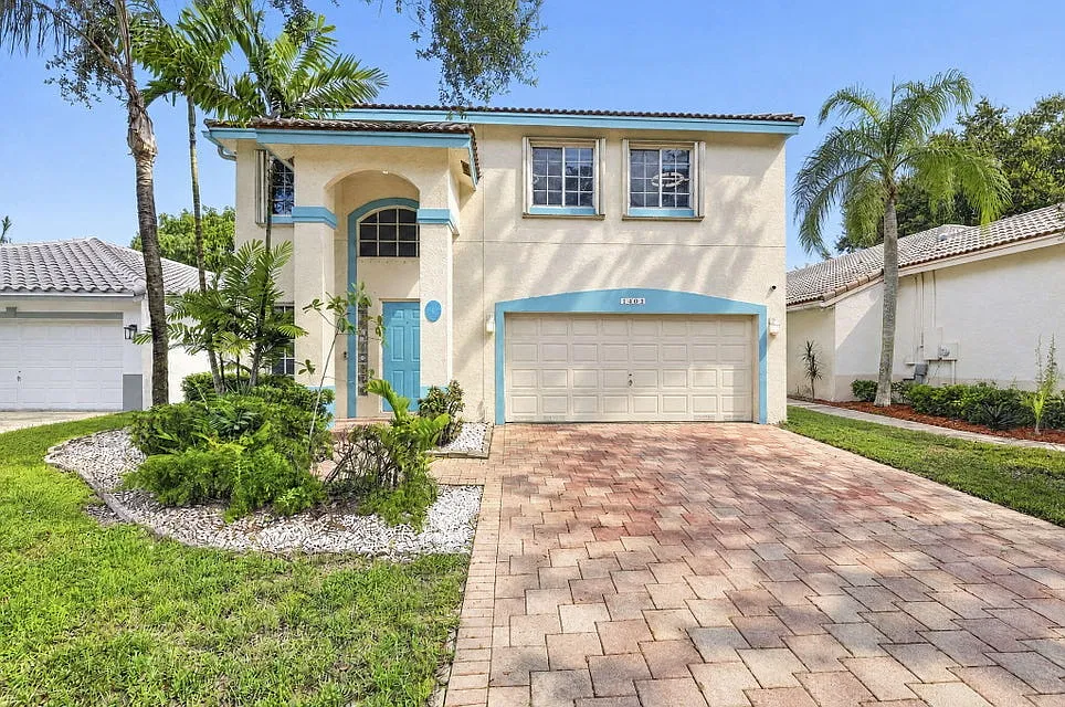 3 bed, 2.5 bath, 2030 sqft, $4,300 — Photo 4