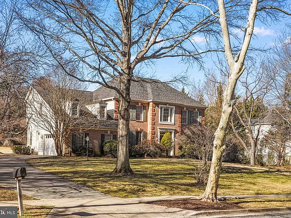 2nd image of 10508 Forestgate Pl