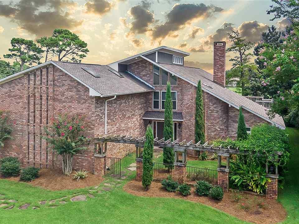 1st image of 1152 Laguna Ln