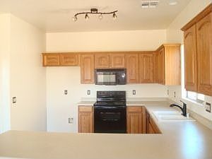 4th image of 13347 N Primrose St