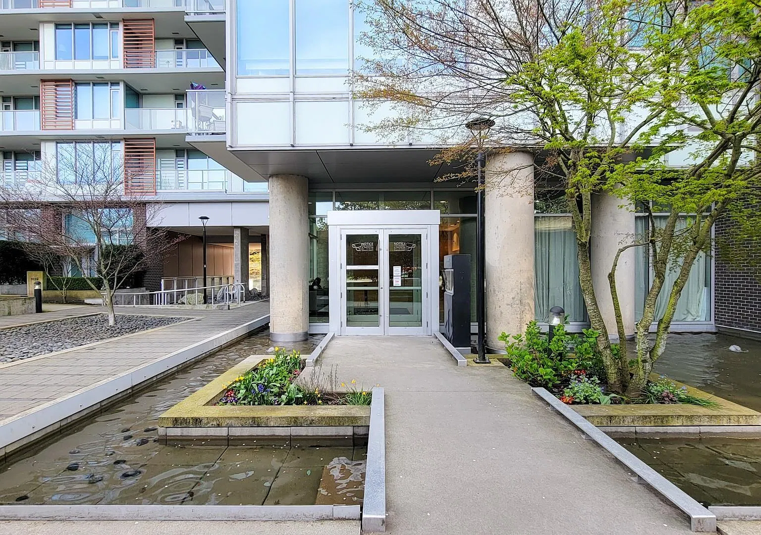 1 bed, 450 sqft, $2,050 — Photo 2