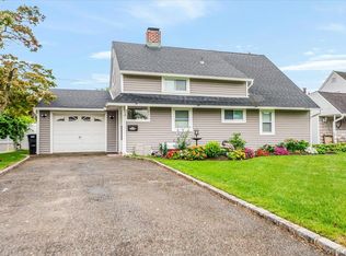 251 Blacksmith Rd, Levittown, NY 11756