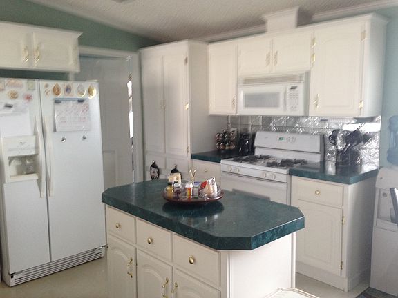 4th image of 9237 Fairview Dr.