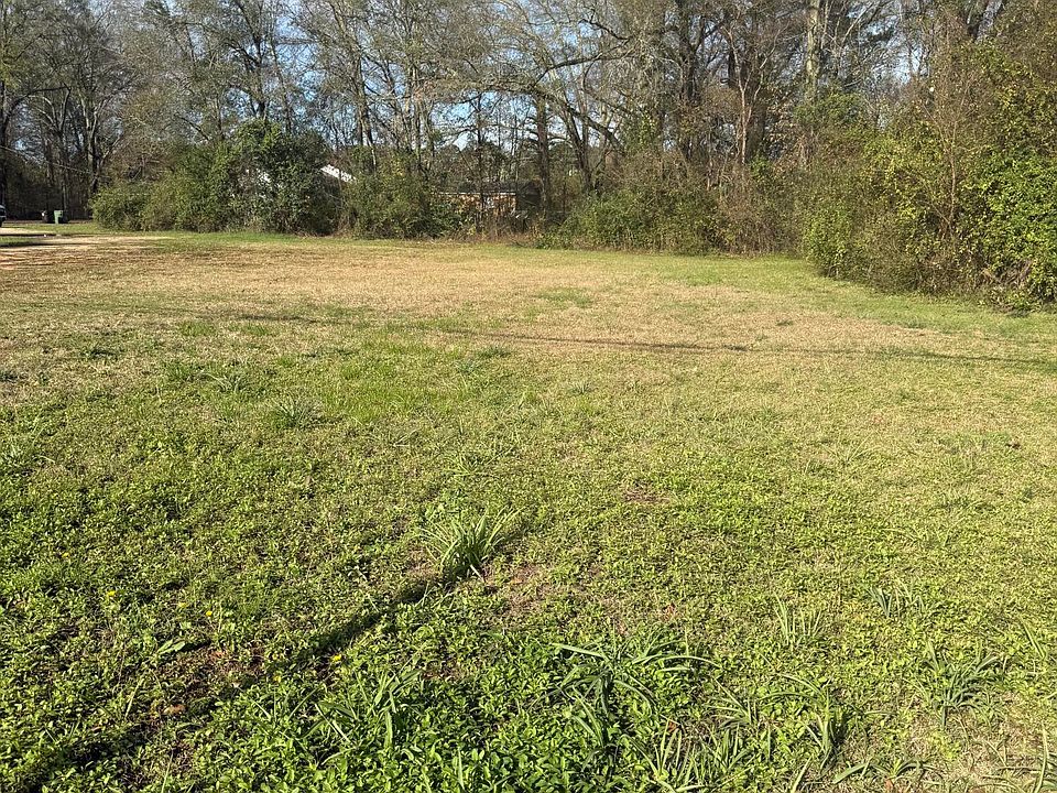 1st image of 815 Country Club Rd