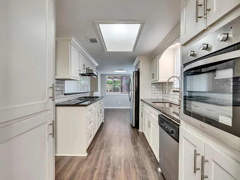 2030 Lone Rock Dr — Photo 12