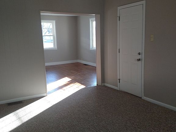 4th image of 215 S Laura St