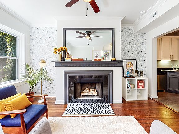 2nd image of 877 W Cornelia Ave #2