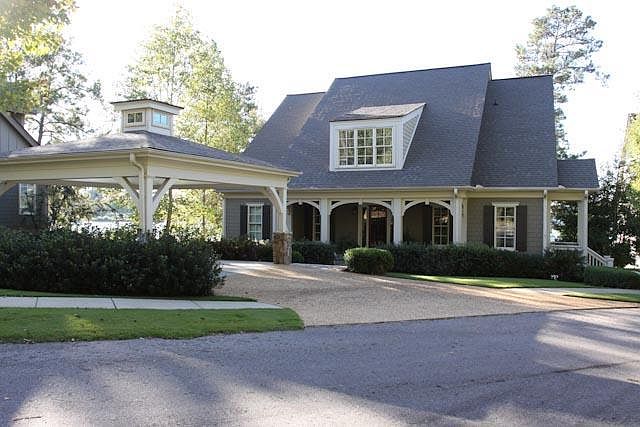1st image of 402 Glynmere Dr