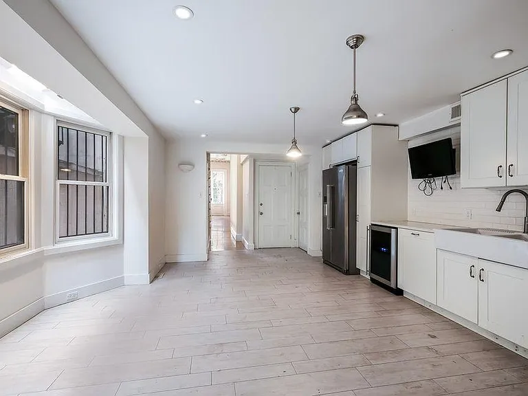 1534 Pine St #1 — Photo 3