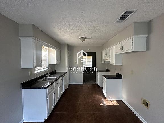 2nd image of 8496 Highland Glen Cir N