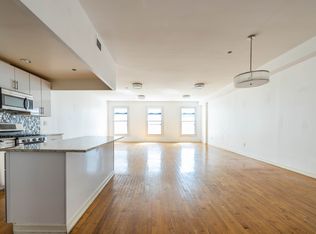 384 3rd Ave #3, New York, NY 10016