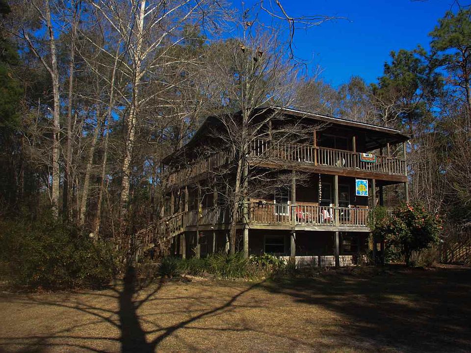 1st image of 2 Laird Ln