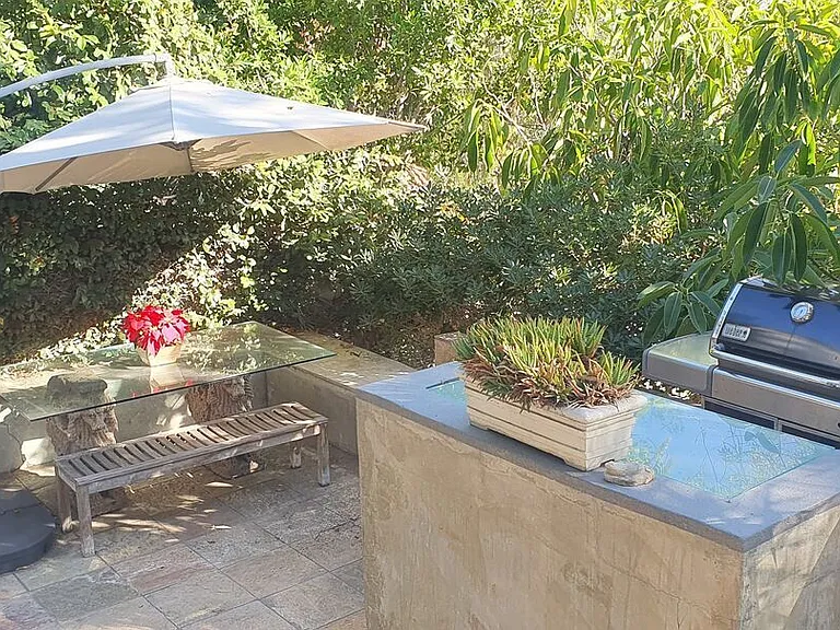 6630 Whitley Ter — Photo 30