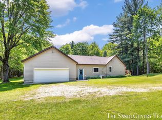 7120 Quarterline Rd, Spring Lake, MI 49456