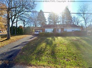 101 Hickory St, Hurricane, WV 25526