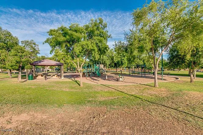 7057 W Greenbriar Dr — Photo 49