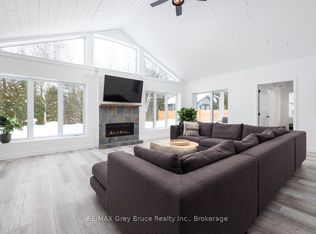 32 Southampton Pkwy, Sauble Beach, ON N0H 2G0