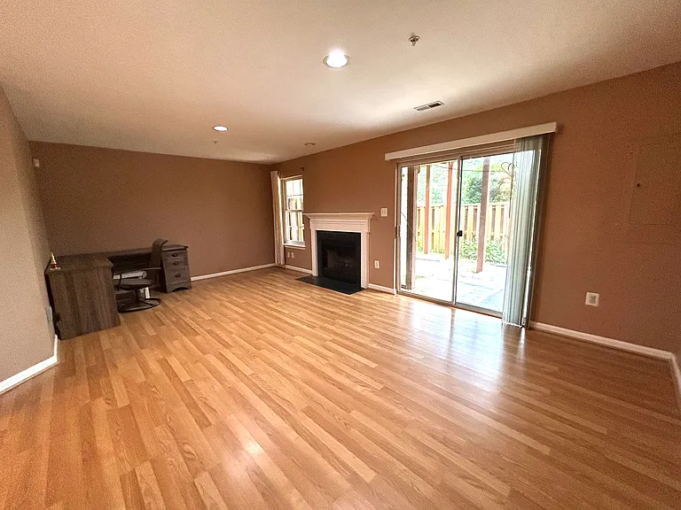 112 Longpoint Way — Photo 11