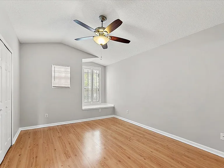 1065 Theodore Ave — Photo 20