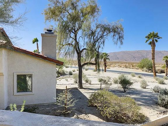 2nd image of 1618 Las Casitas Dr