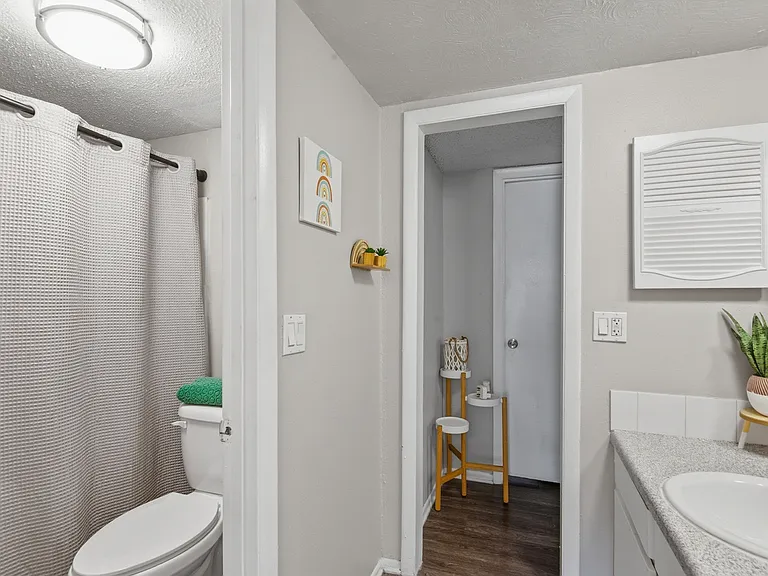 Step into the modern comfort of Wymore 360 Apartments. Our stylish bathrooms offer a perfect blend of functionality and aesthetic appeal, ensuring your daily routines are elevated. Don't miss outschedule a tour today!