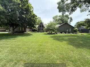2307 Apache Rd, Grand Island, NE 68801