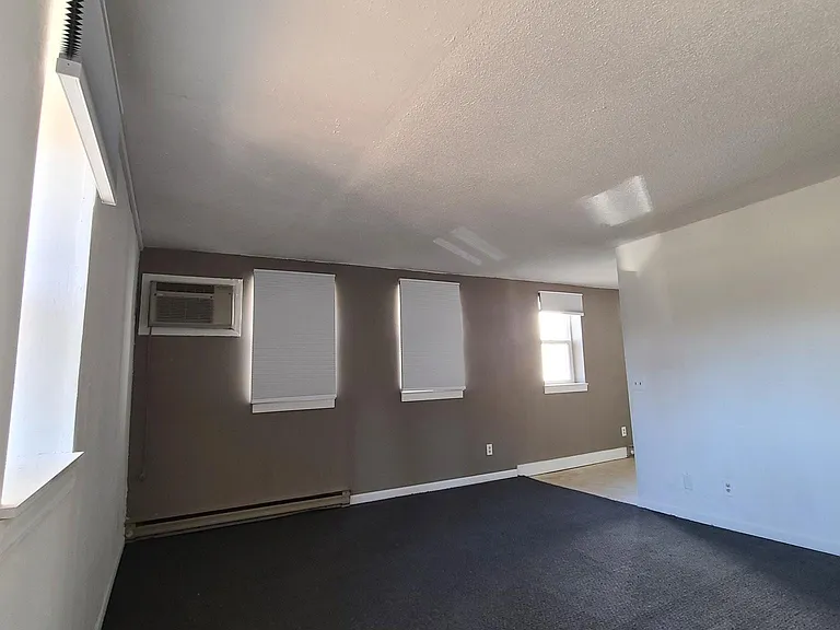 205 S Main St #5 — Photo 3
