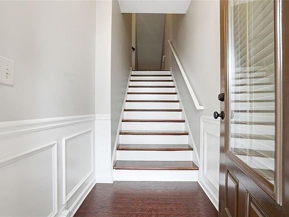 2nd image of 3009 Eltham Pl