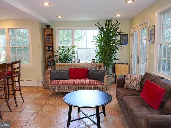 5th image of 5106 Fairglen Ln