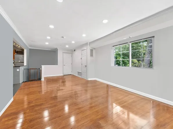 230 Lake Pointe Circle #230, Middle Island, NY 11953