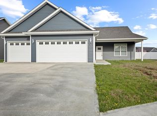 126 Woods Edge Blvd E, Greencastle, IN
