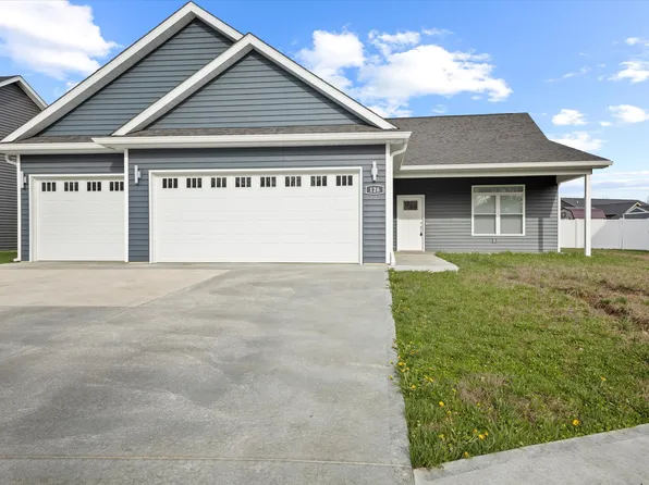 126 Woods Edge Blvd E, Greencastle, IN 46135