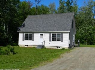 15 Buttons Rd, Detroit, ME 04929