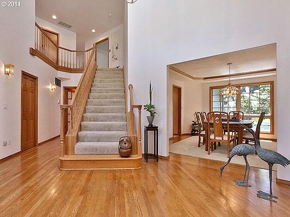 2nd image of 2625 Surrey Ln