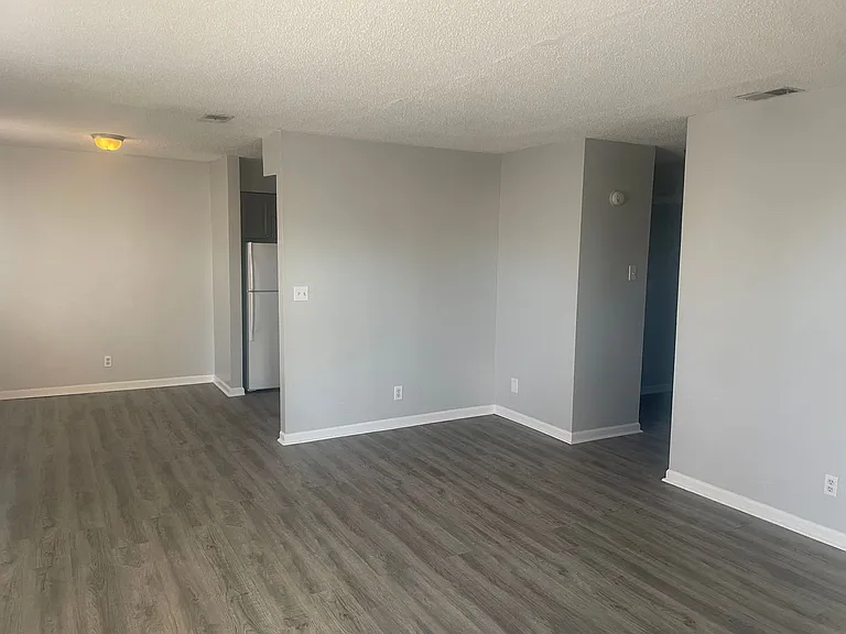 601 Cheyenne Rd — Photo 1
