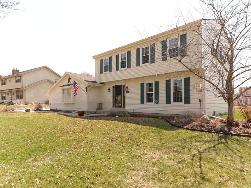 1st image of 806 Crestwood Dr