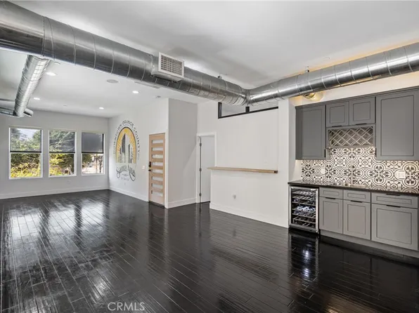 190 W 3rd St, Santa Ana, CA 92701