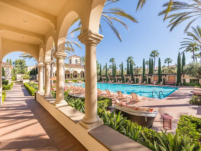 Los Olivos at Irvine Spectrum — Photo 20