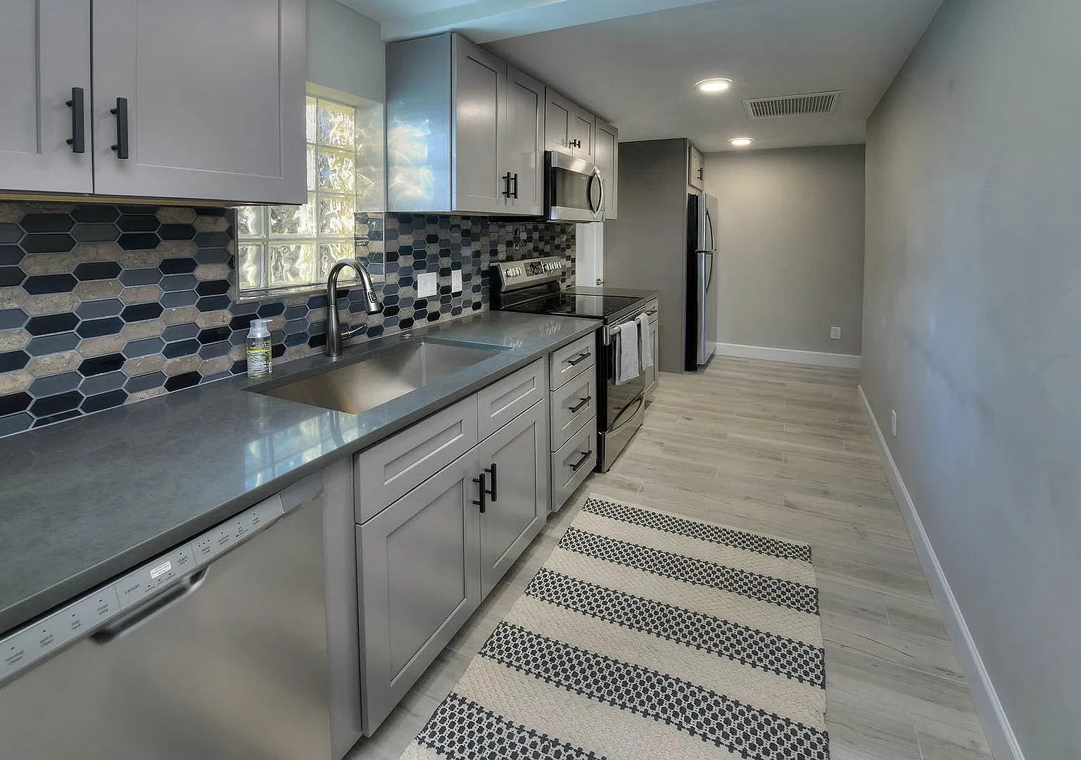 Prelease August 2027 - 2 Bed 2 Bath — Photo 4