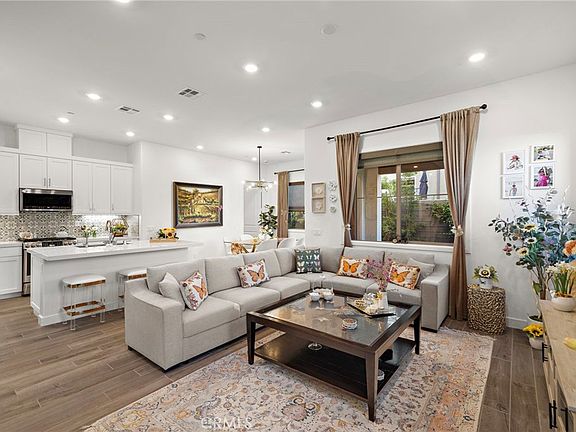 2nd image of 756 Sunrise Rd