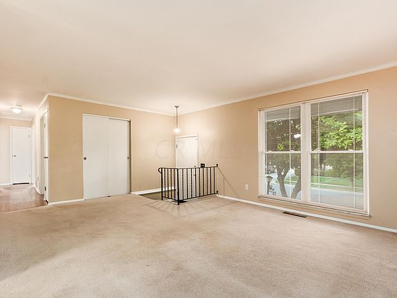 4th image of 5024 Almont Dr