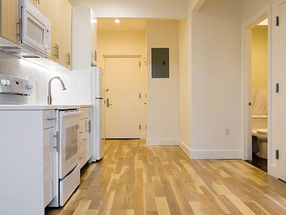 2nd image of 818 Lexington Ave #4O