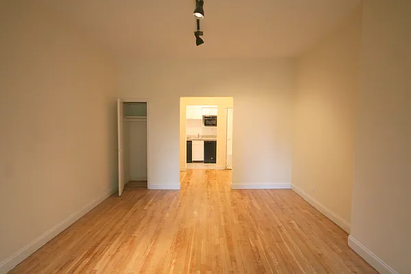 Rented by MetroNest | media 25