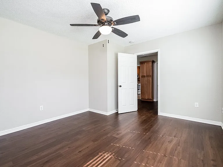 8277 Chesebro Ave — Photo 11