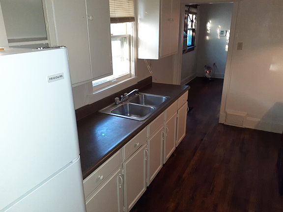 3rd image of 2737 Askew Ave