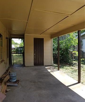 3rd image of 1504 NE 38th St