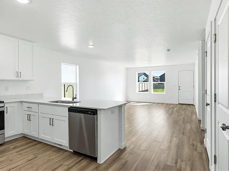 15290 Nimbus Way — Photo 5