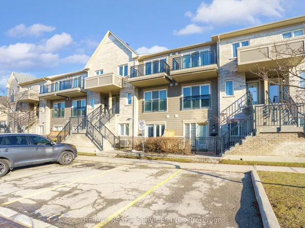 60 Fairwood Cir #92, Brampton, ON L6R 0Y6