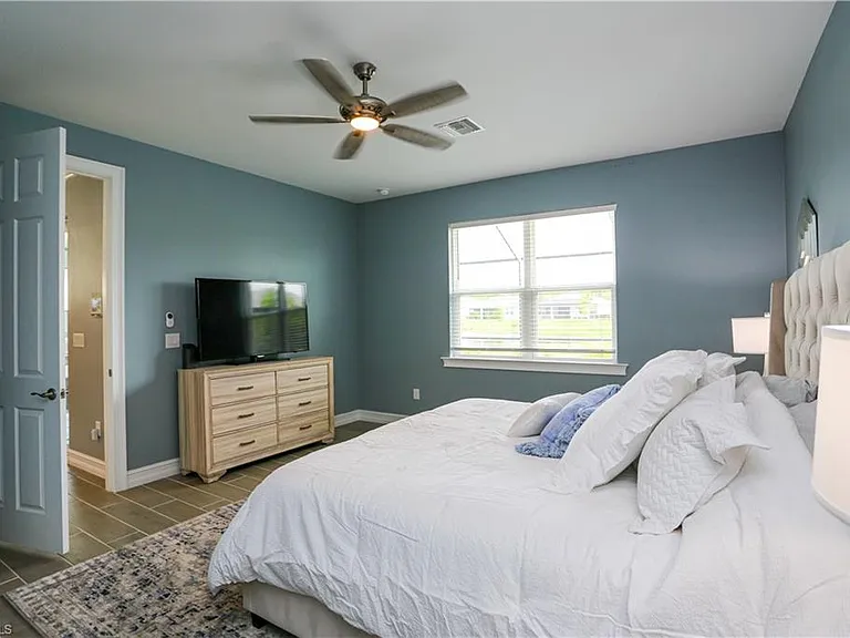 16579 Crescent Beach Way — Photo 32
