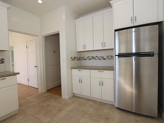 3rd image of 2837 Folsom St Floor 3